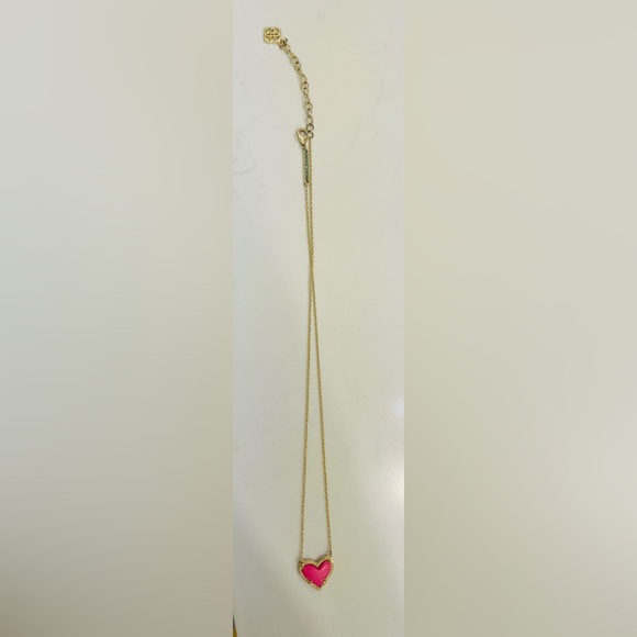 Kendra Scott Ari Heart Necklace - Picture 1 of 2